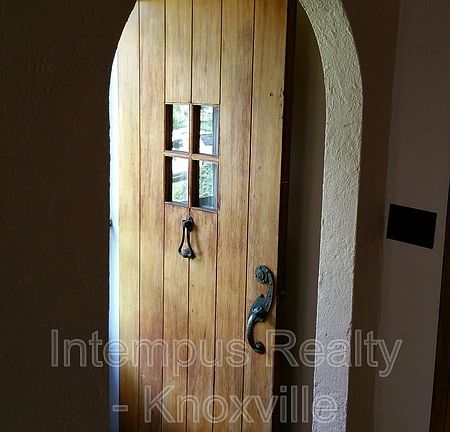 2nd image of 2103 Fairmont Blvd
