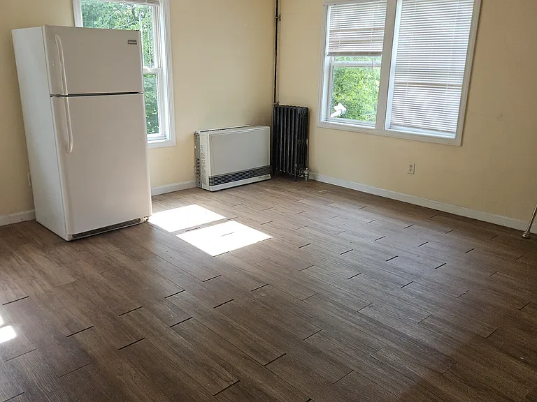 23 Drew St #3 — Photo 5