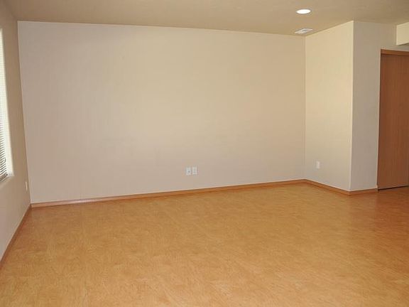 4th image of 2724 N Fox Ln