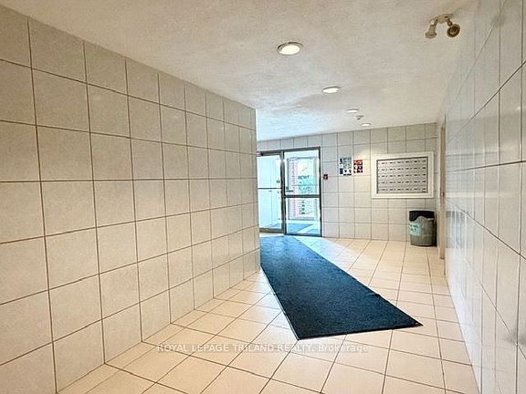 4th image of 626 1st St #305