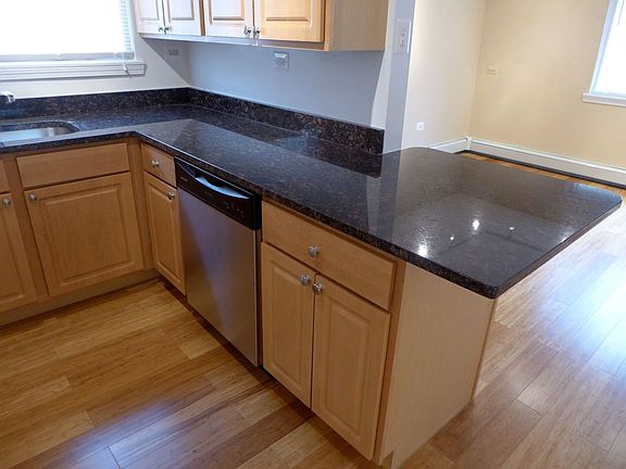 4th image of 428 S Scoville Ave Rear 4B
