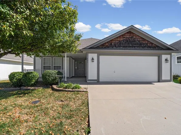 521 Galaxy Ln, Raymore, MO 64083