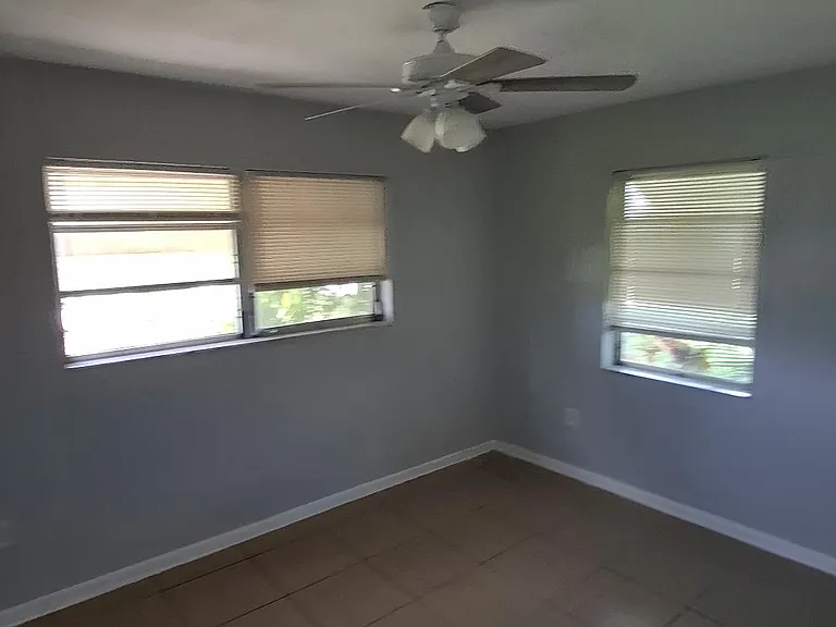 2216 Anne Ave — Photo 11
