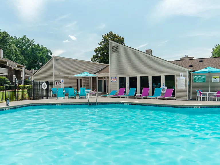 Devonwood Apartment Homes — Photo 9