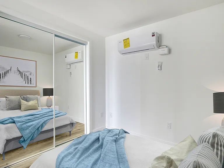 Valleywood Apartments - Studio
