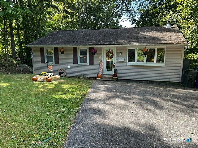1st image of 16 Torrington Heights Road