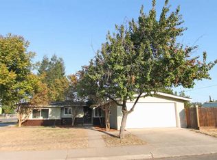 1817 3rd St, Sanger, CA 93657
