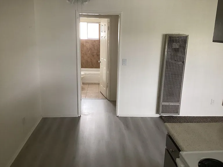 Jackson Apartments — Photo 4