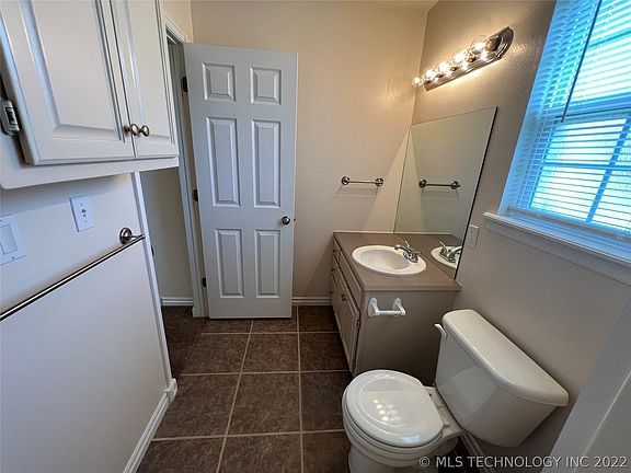 3rd image of 3917 Rosewood Pl