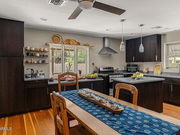 4th image of 3205 E CLARENDON Avenue #13
