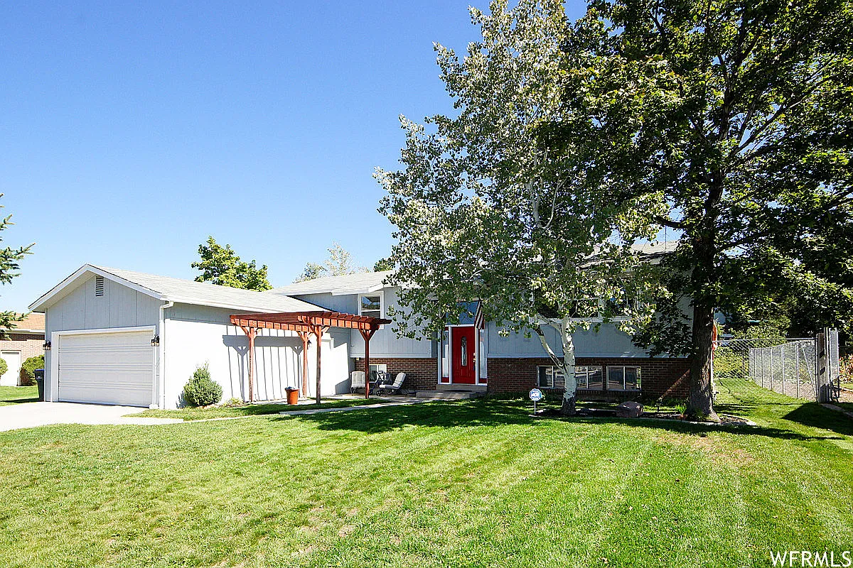 8383 S Hill Haven Ln — Photo 1