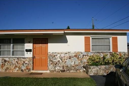 1st image of 1411 N 59th Ter