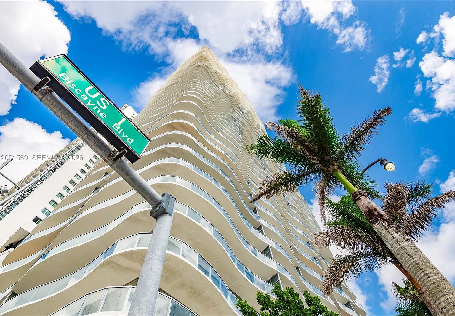 Casa Bella Residences — Photo 4