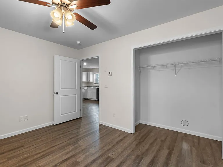 225 Iylas Ln — Photo 6