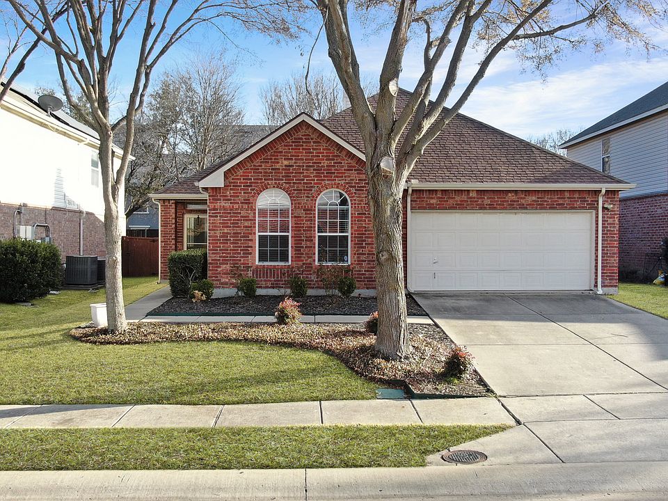 1st image of 3913 Hawkins Dr