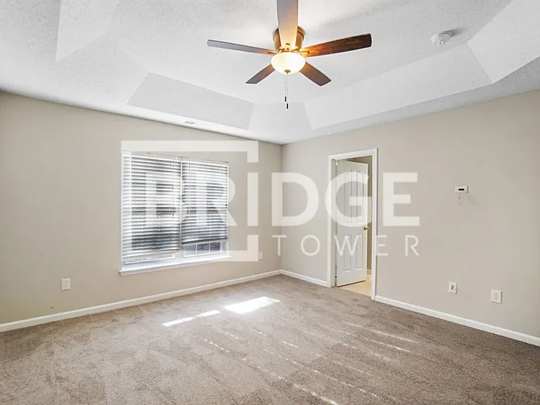 104 Hampshire Dr — Photo 13