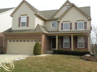 16306 Westminister Dr, Northville, MI 48168