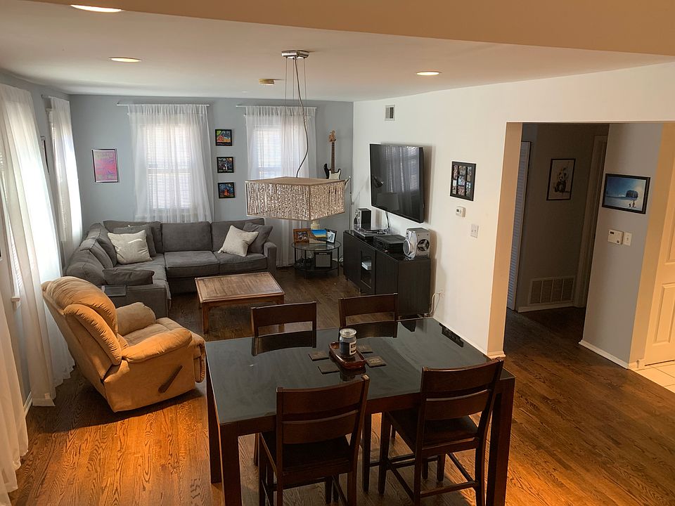 living room / dining room