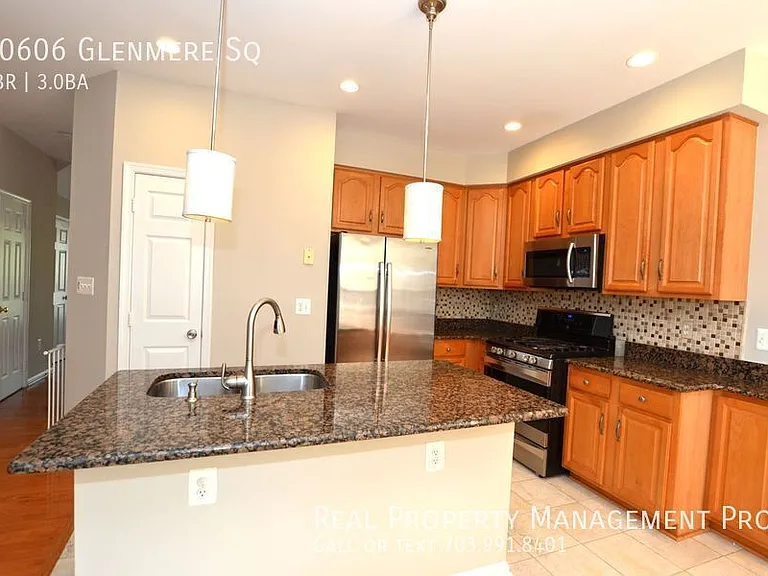 20606 Glenmere Sq — Photo 3