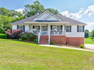 44 Bending Oak Dr, Chickamauga, GA 30707