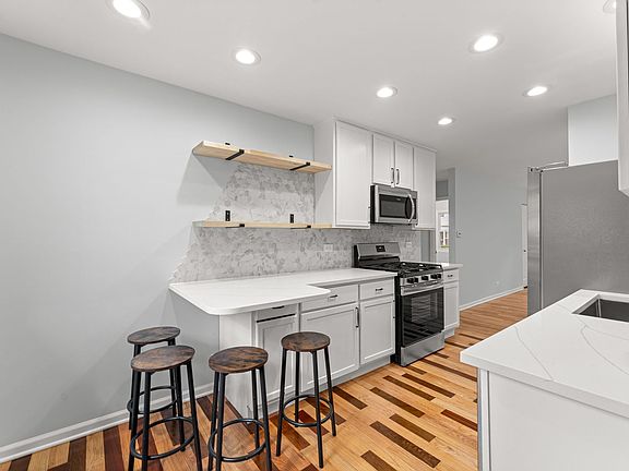 2nd image of 2056 Essex Ct