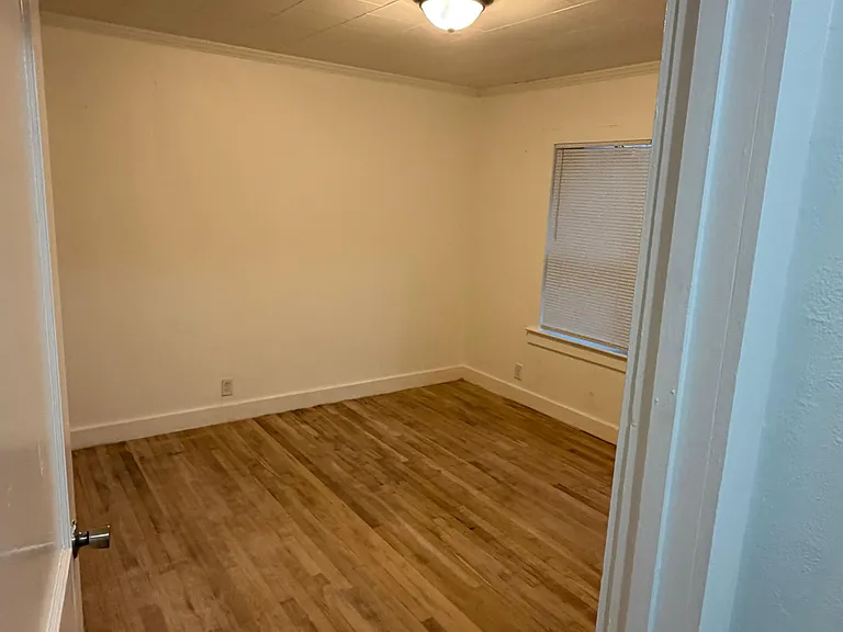 3115 W Gadsden St — Photo 5