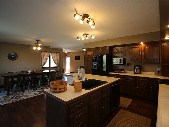 3rd image of 813 7th Ave NE