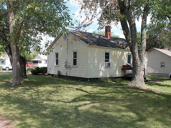 4th image of 614 20th Ave W