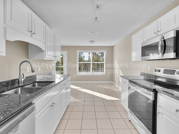 5th image of 722 Marsh Harbor Dr