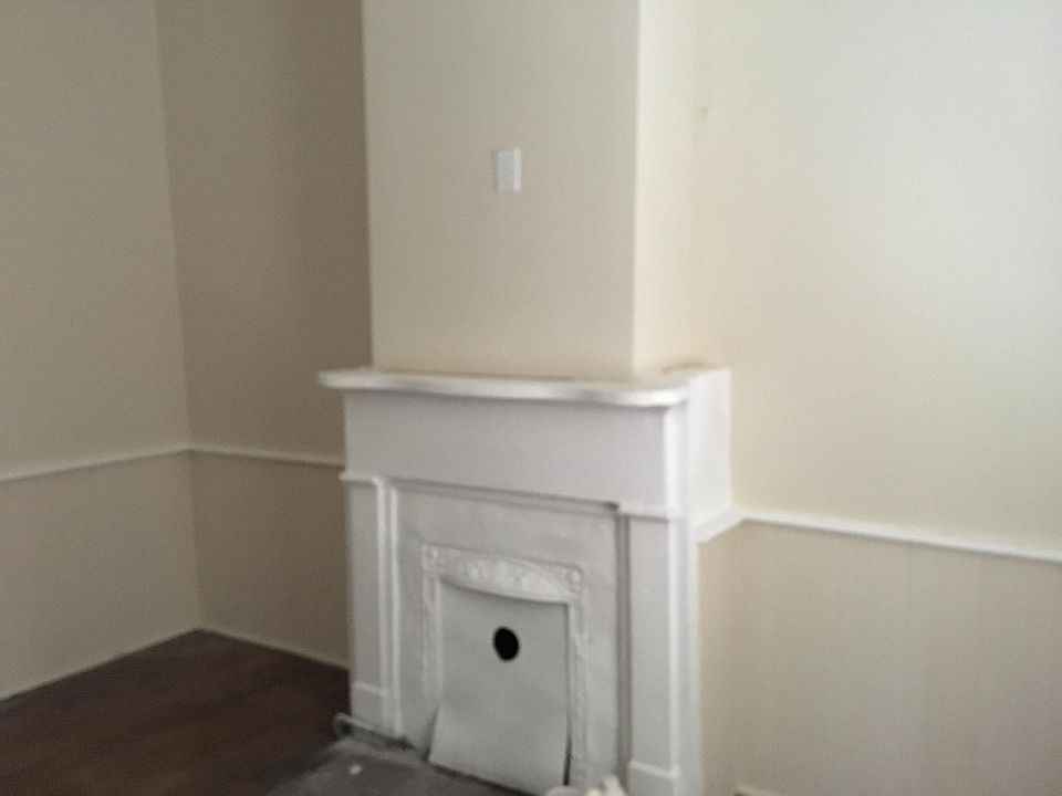 2nd image of 119 W 32nd St
