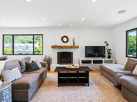 2nd image of 107 Rollingwood Drive