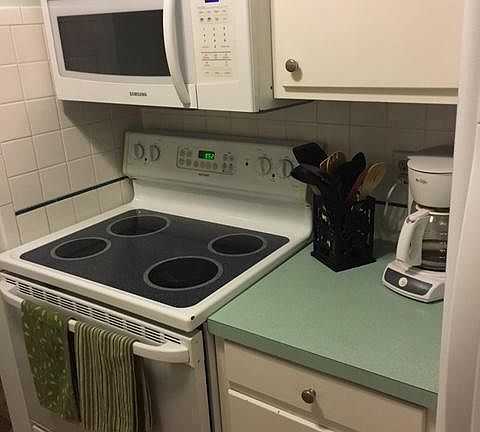 5th image of 1002 Orchard Ave