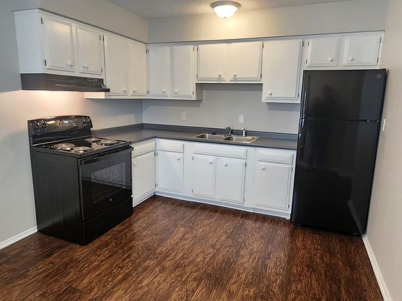 5th image of 9302 Aylesbury Dr APT 4