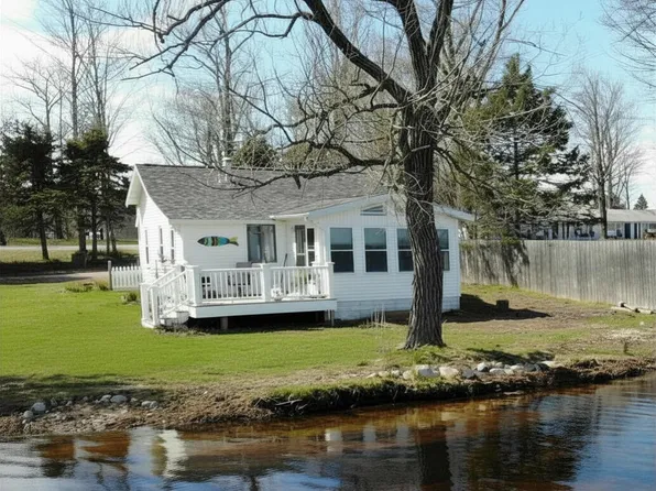 6398 Paradise Trl, Carp Lake, MI 49718