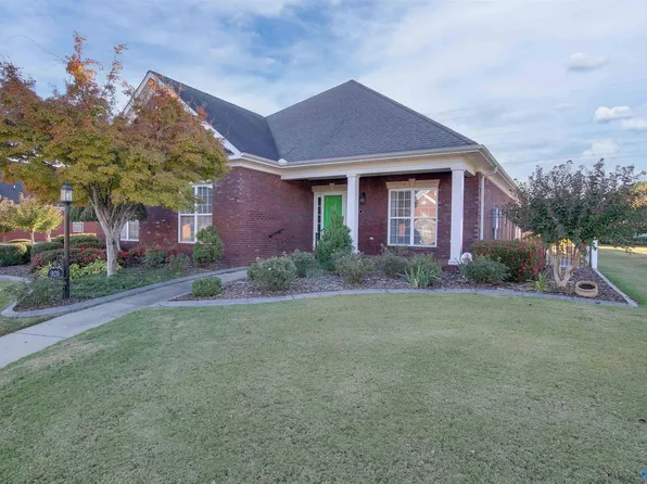 905 Parkside Ct SE, Decatur, AL 35601