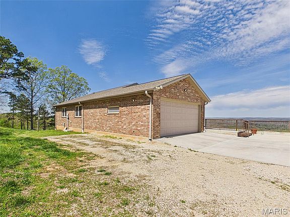 4th image of 353 Skyline Dr