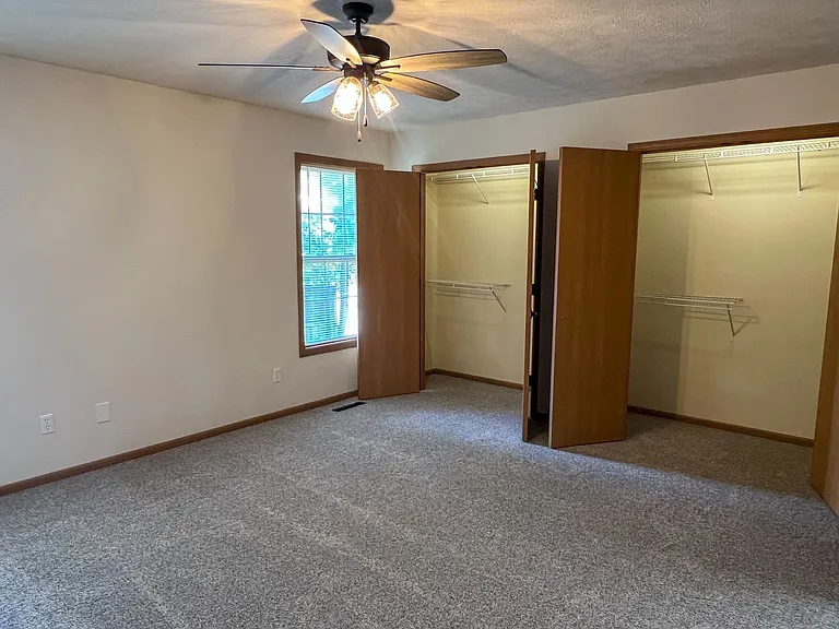 2944 W Swallow St — Photo 9