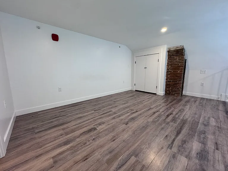 84 Main St #5 — Photo 14
