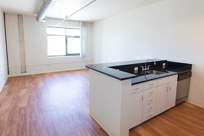 1st image of 800 17th St #115