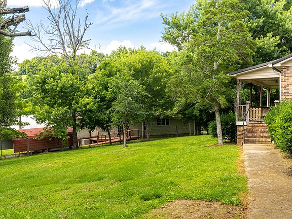 2nd image of 441 Hawthorne Hill Rd
