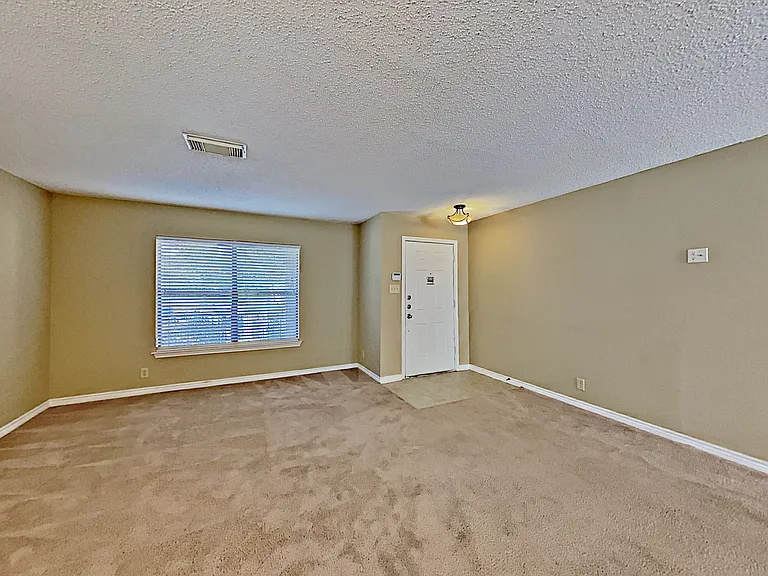 6807 Shadow Run — Photo 3