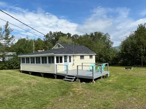 25 North Avenue, Roxbury, ME 04275