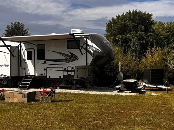 1 Woodland Ln, Linn Valley, KS 66040