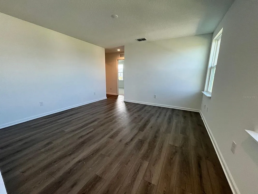 4 bed, 3.0 bath, 2142 sqft, $3,100 — Photo 4