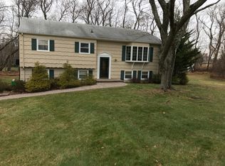 6 Baldwin Ct, Spring Valley, NY 10977