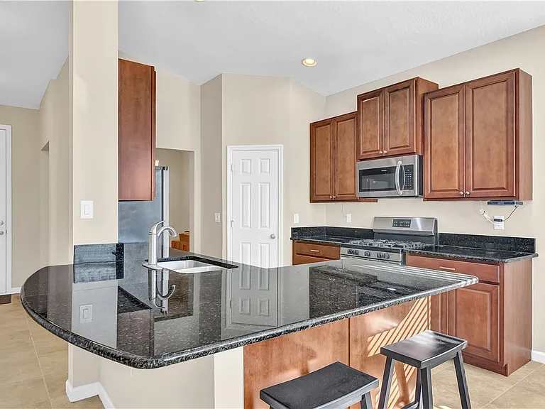 1340 Caddy Ct — Photo 5