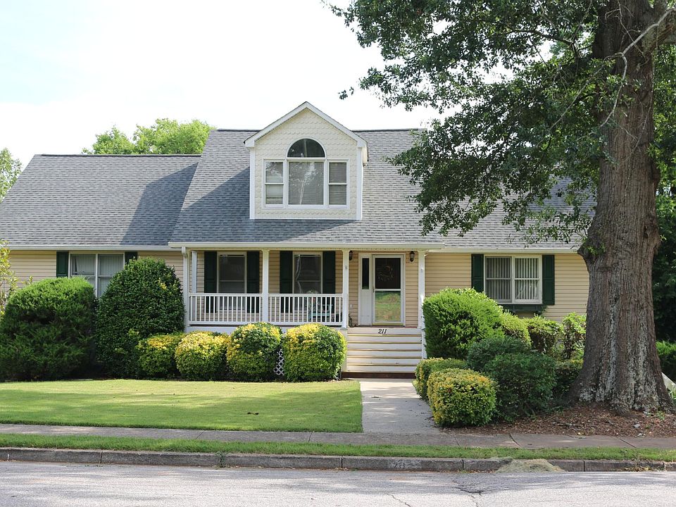1st image of 211 Buist Ave #A