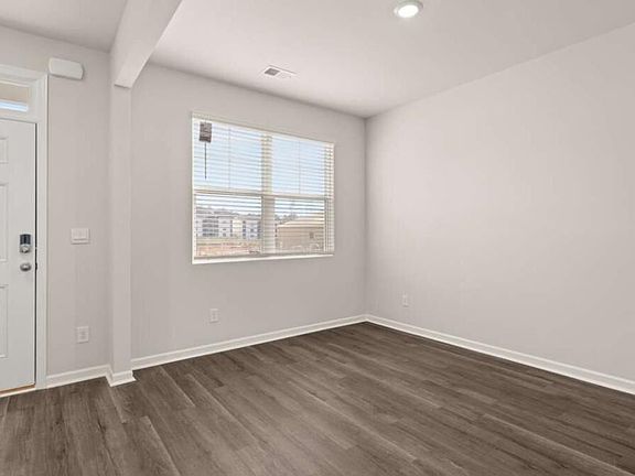 4th image of 217 Villa Dr
