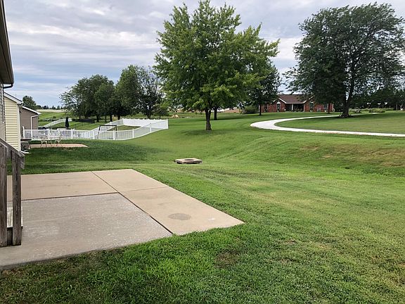 2nd image of 123 Shadow Pointe Dr