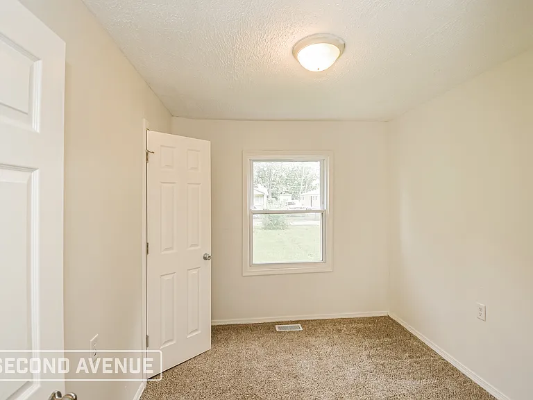 3636 N Whittier Pl — Photo 8